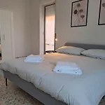 Torre Spaccata Apartment For 6 With Parking