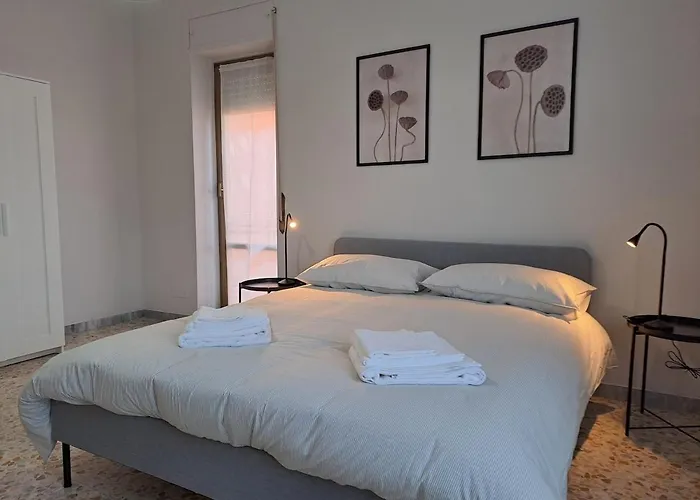 Torre Spaccata Apartment For 6 With Parking
