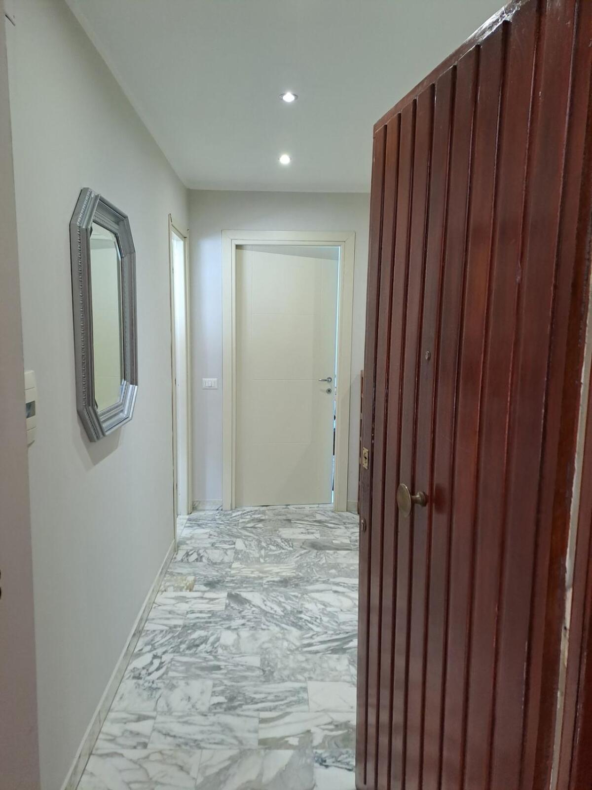 Apartment Torre Spaccata For 6 With Parking