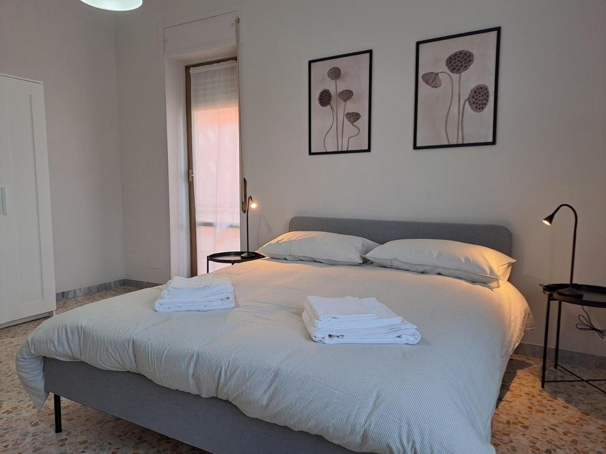 Apartment Torre Spaccata For 6 With Parking
